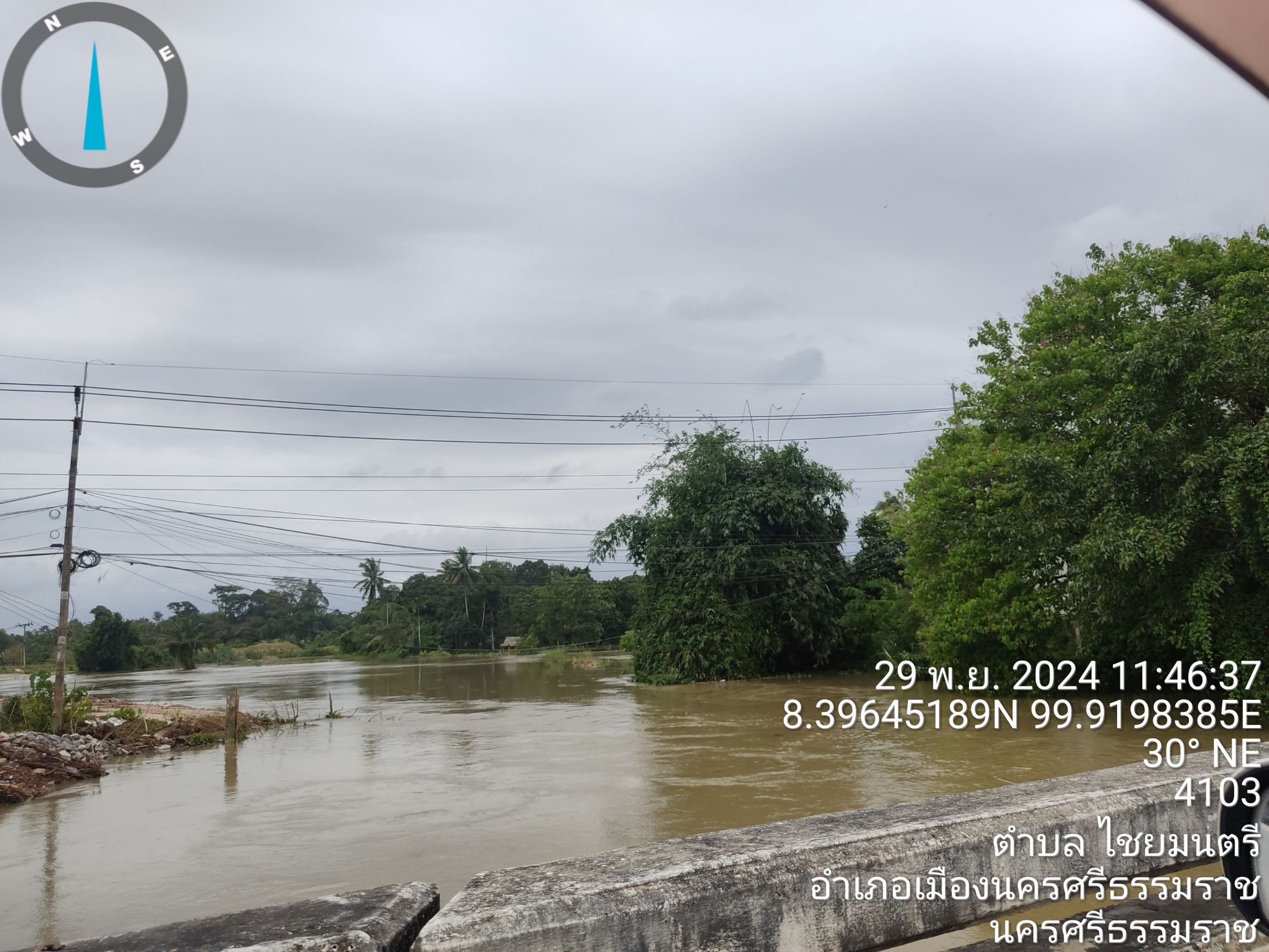 นรสิงห์ 01 E29YJJ ออกตรวจสอบสถานการณ์น้ำในเขต ต.ไชยมนตรี